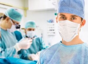 Israelischer plastischer Chirurg, der Nasenkorrekturen entwirft und durchführt